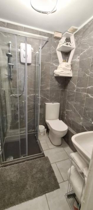 Entire 2 Bed Flat On 3Rd Floor Near City Centre & Stadium Cardiff Buitenkant foto