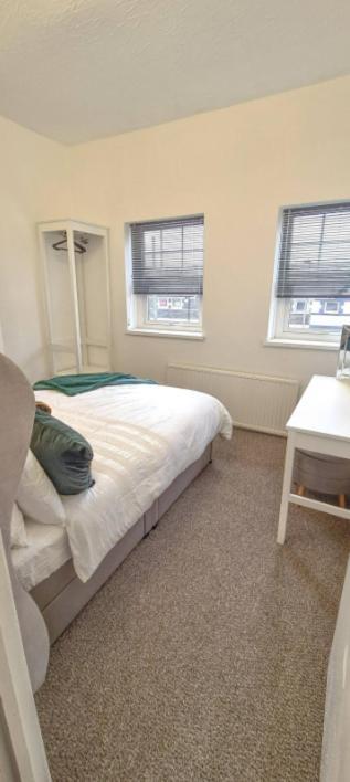 Entire 2 Bed Flat On 3Rd Floor Near City Centre & Stadium Cardiff Buitenkant foto