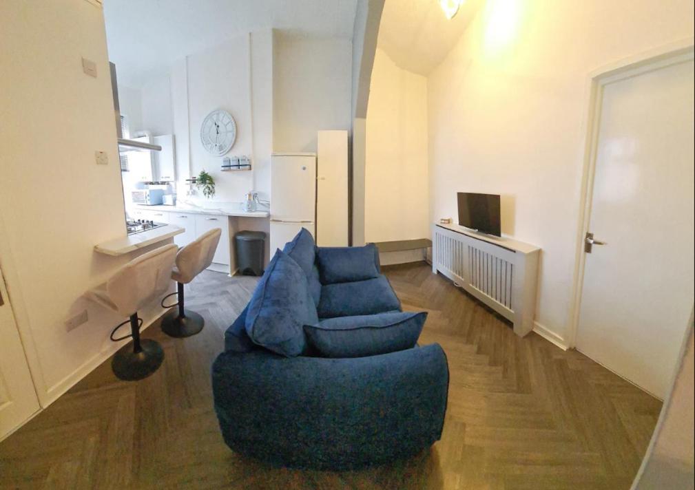 Entire 2 Bed Flat On 3Rd Floor Near City Centre & Stadium Cardiff Buitenkant foto